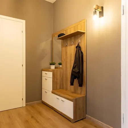 Casa Giada, Centro, 500m Dal Lago, Wifi Apartamento